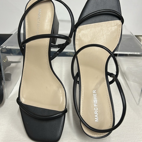 NWOT Marc Fisher black sexy Galvin block Sandals - Picture 3 of 4